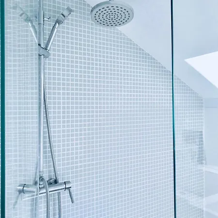 - La Paz - Cosy, Modern & Duplex דירה ליסבון